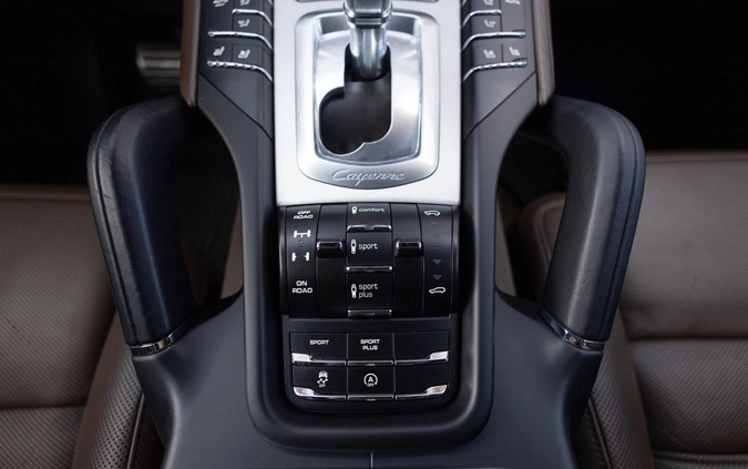 Porsche Cayenne cena 270000 przebieg: 122219, rok produkcji 2016 z Brześć Kujawski małe 631